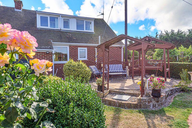 4 bedroom detached house for sale in Nash Road, Ash, Nr. Canterbury, CT3