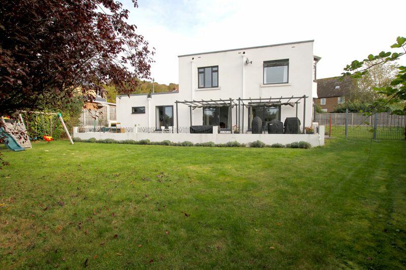 4 bedroom detached house for sale in Temple Ewell, CT16