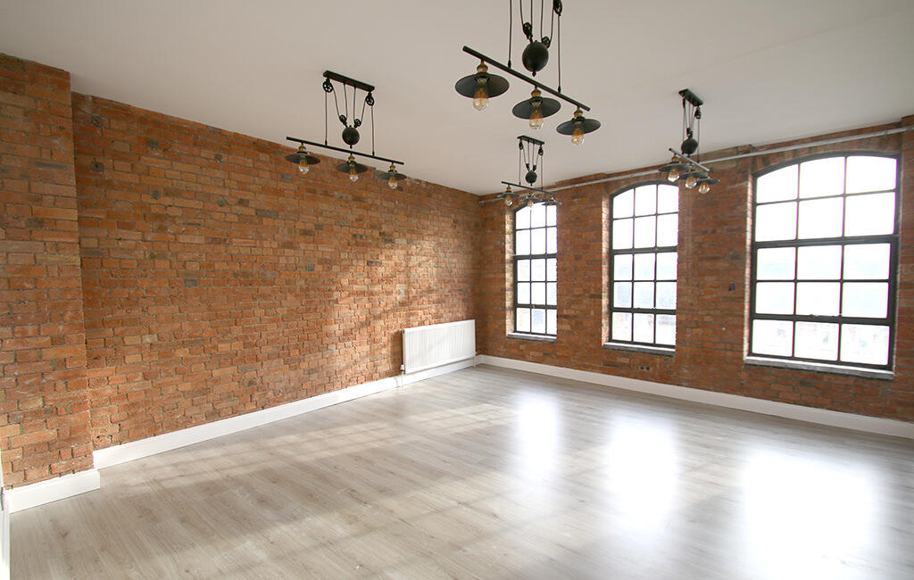 Main image of property: 51 Tudor Road (11)