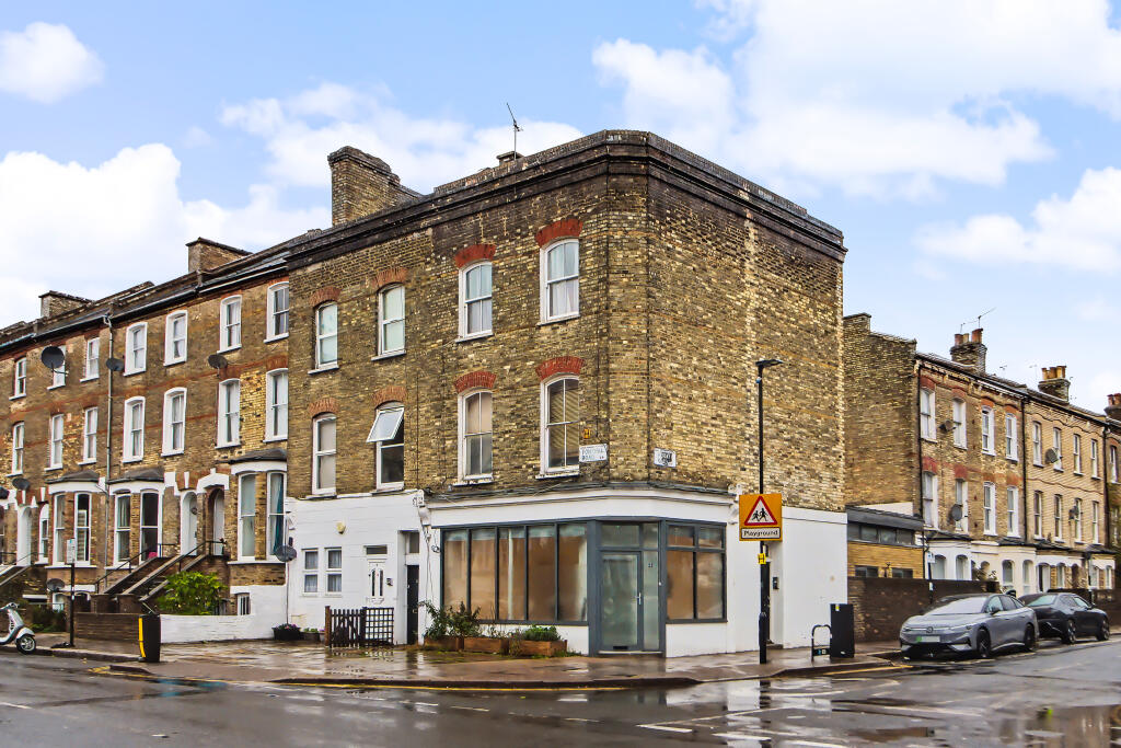 Main image of property: 27 Fonthill Road