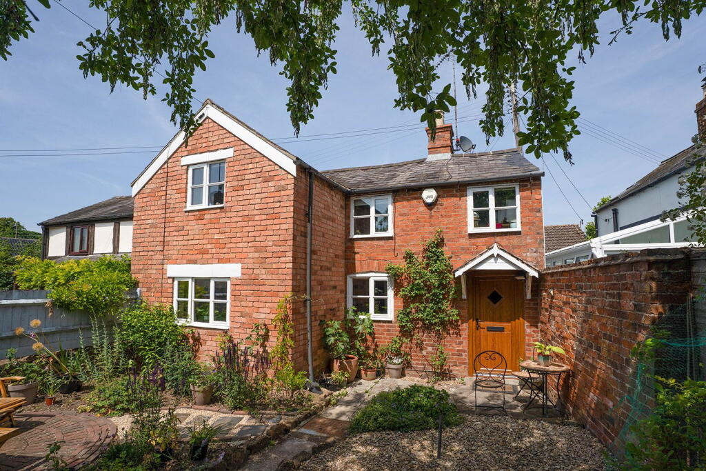 Main image of property: High Street, Lower Brailes, Banbury, OX15 5HX