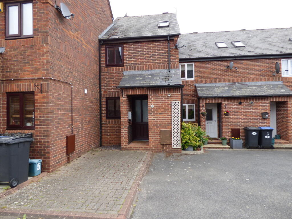 Main image of property: Darlingscote Road,Shipston-on-stour,CV36 4DR