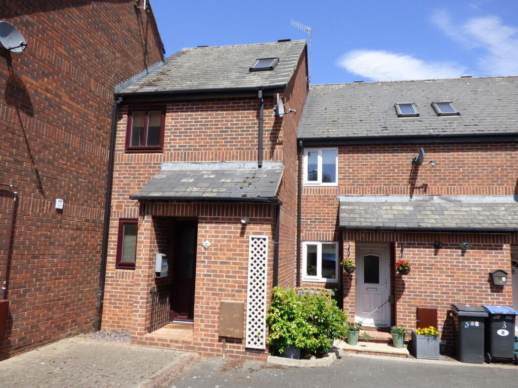 Main image of property: Darlingscote Road, Shipston-on-stour, CV36 4DR