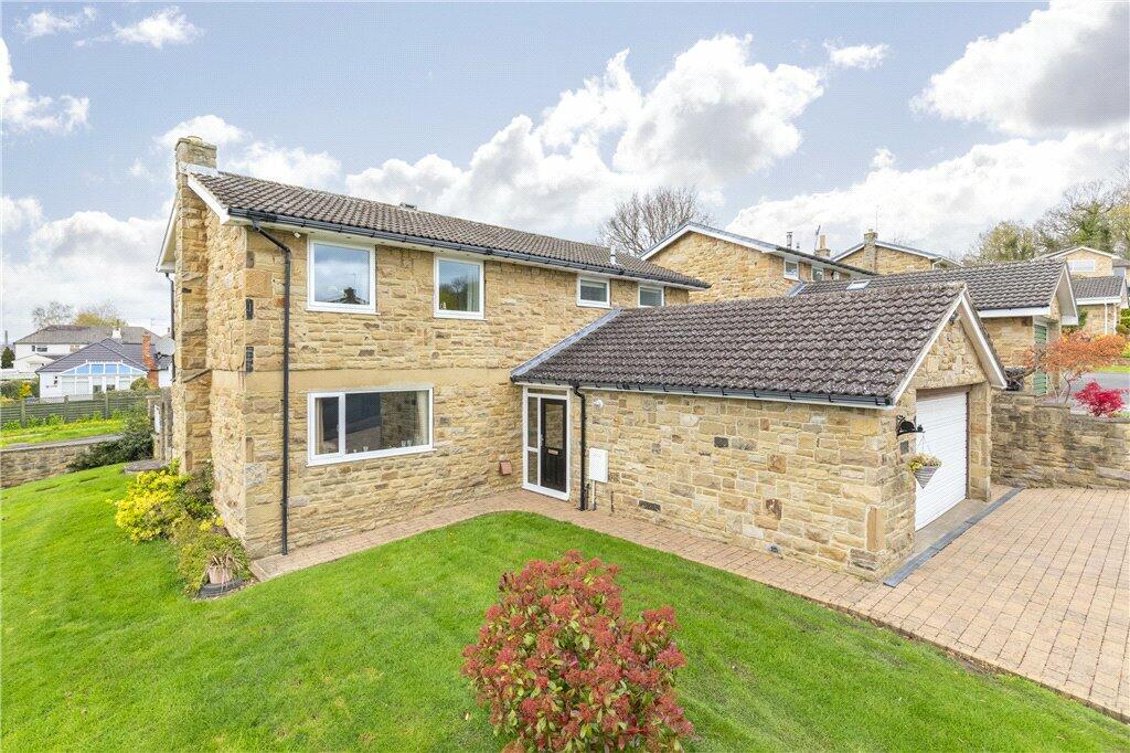 4 bedroom detached house for sale in Riverside Drive, Otley, LS21
