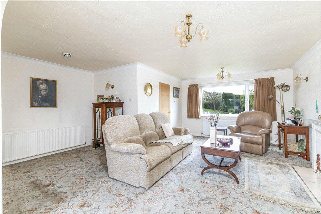 4 bedroom detached house for sale in Riverside Drive, Otley, LS21