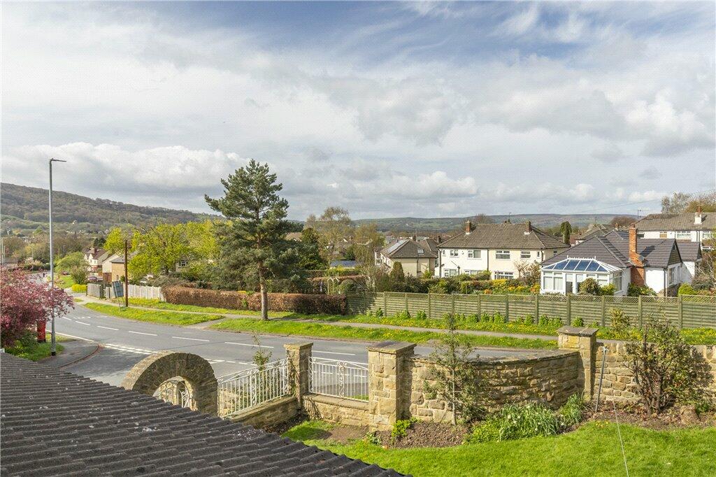 4 bedroom detached house for sale in Riverside Drive, Otley, LS21
