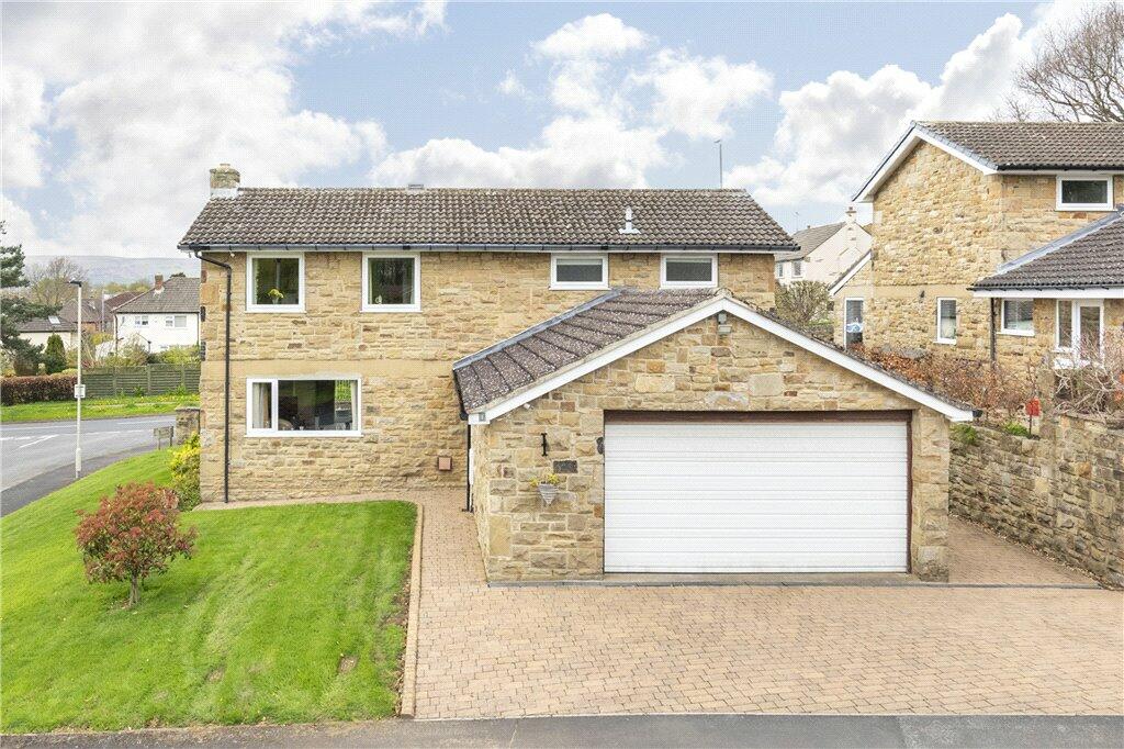 4 bedroom detached house for sale in Riverside Drive, Otley, LS21