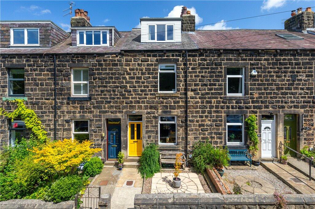 3 bedroom terraced house for sale in Hamilton Terrace, Otley, West