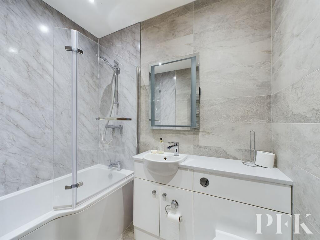 Additional property image - Holmrook, CA19