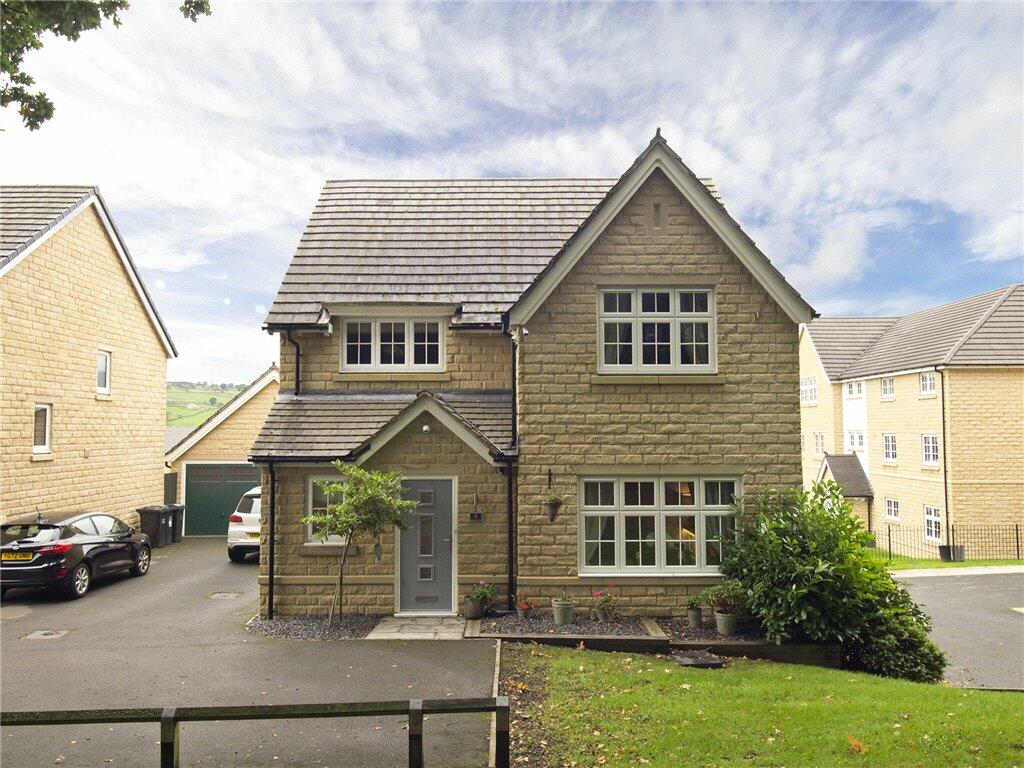 4 bedroom detached house for sale in David Emmott Walk, Steeton