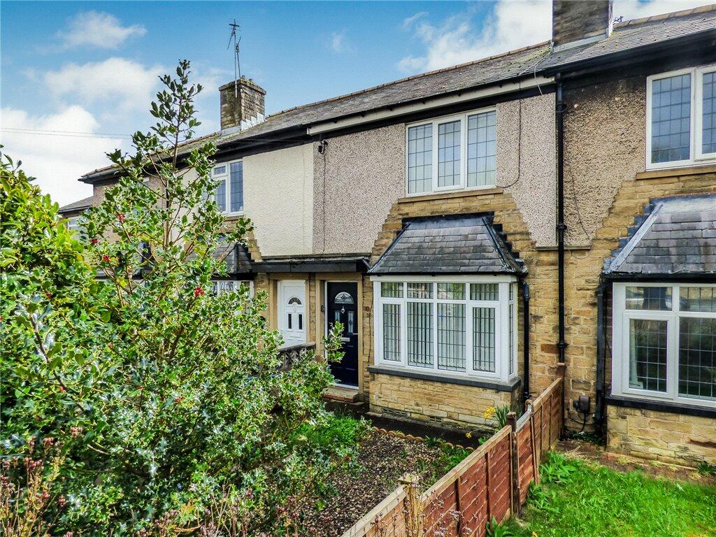 2 bedroom terraced house for sale in Bradford Road, Riddlesden