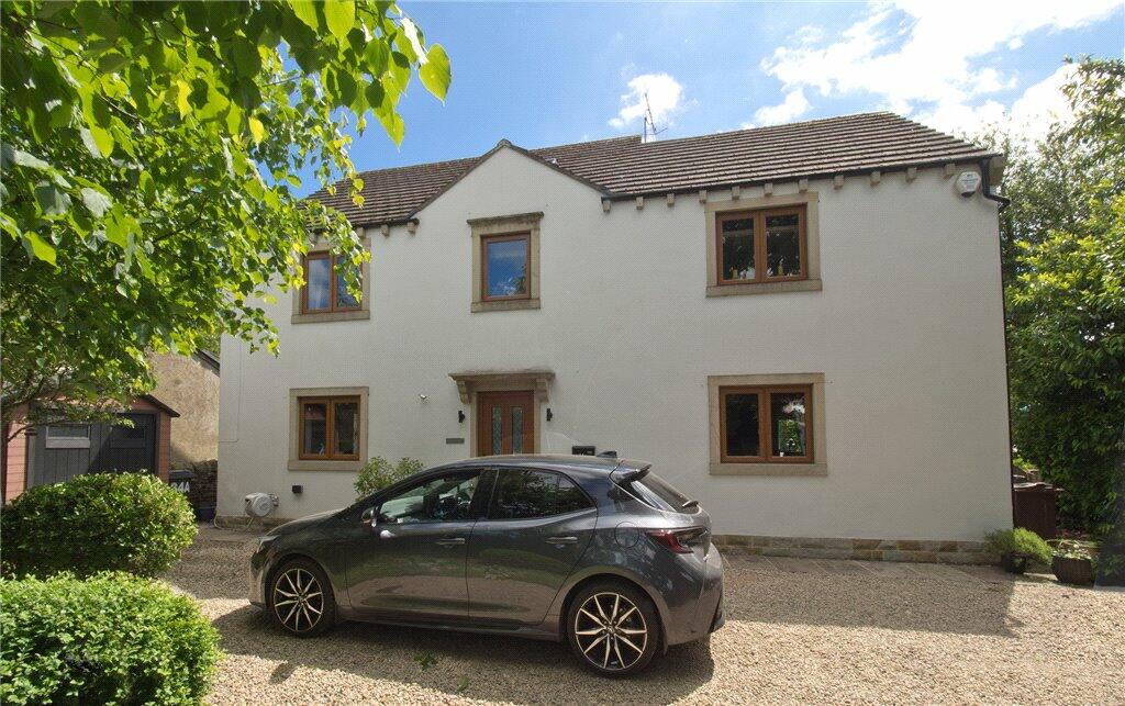 4 bedroom detached house for sale in Long Lee Lane, Keighley, West