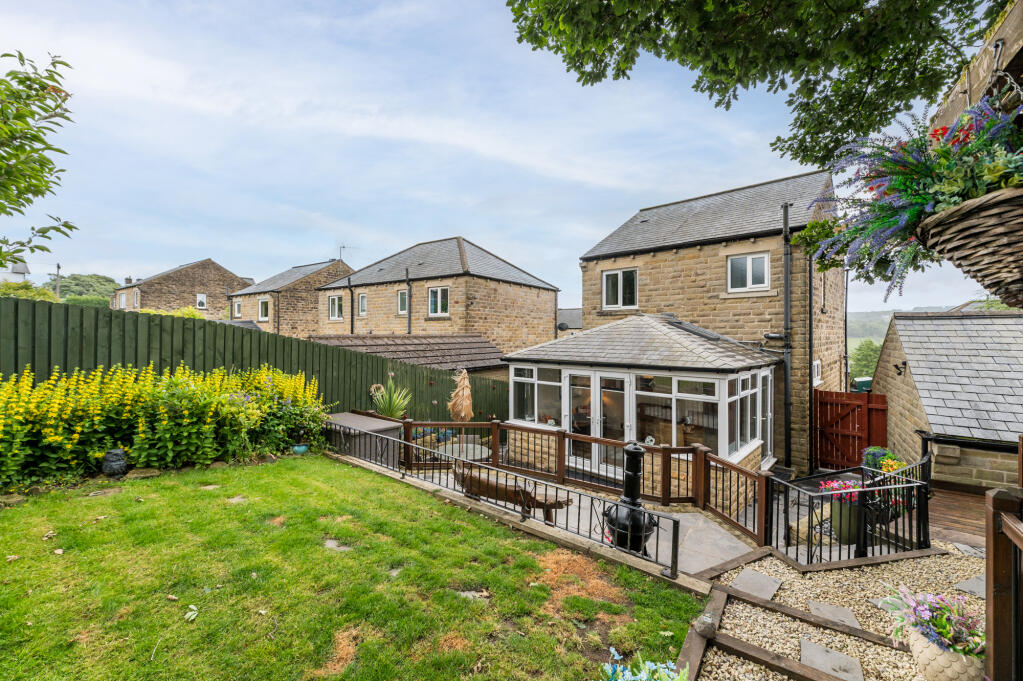 Additional property image - Pasture Avenue, Oakworth, Keighley, West Yorkshire, BD22