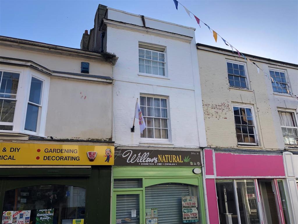 2 bedroom property for sale in Holyrood Street, Chard, TA20