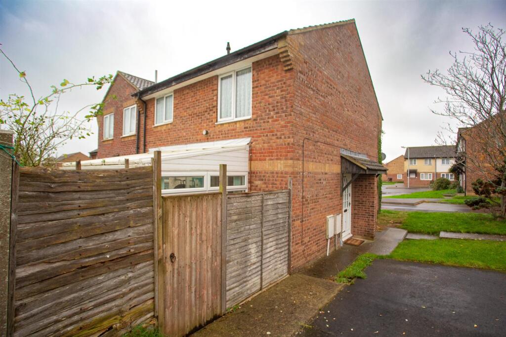 Main image of property: Crib Close, Chard