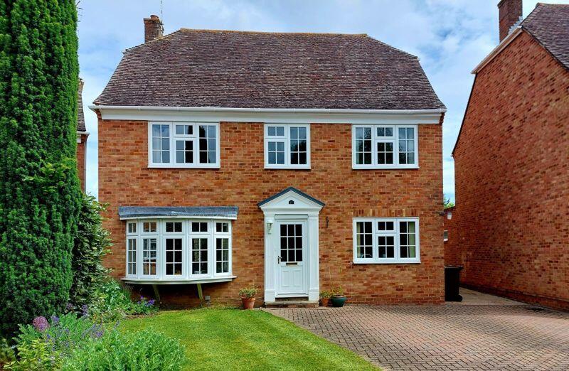 5 bedroom detached house for sale in Allington Drive, Tonbridge, Kent