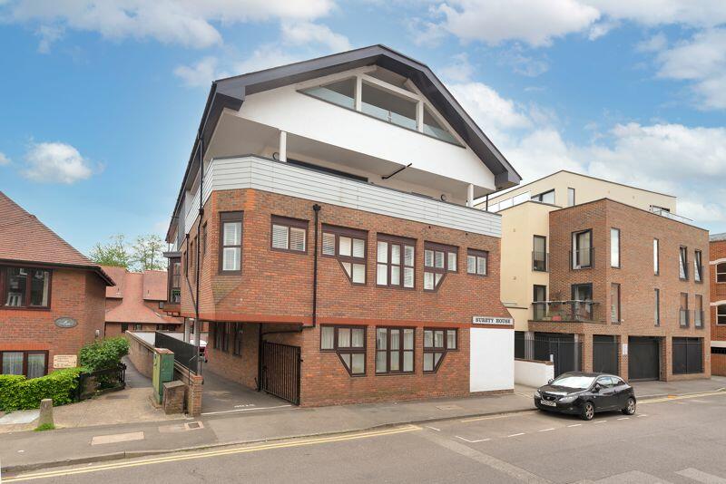 2 bedroom apartment for sale in Lyons Crescent, Tonbridge, TN9 1EN, TN9