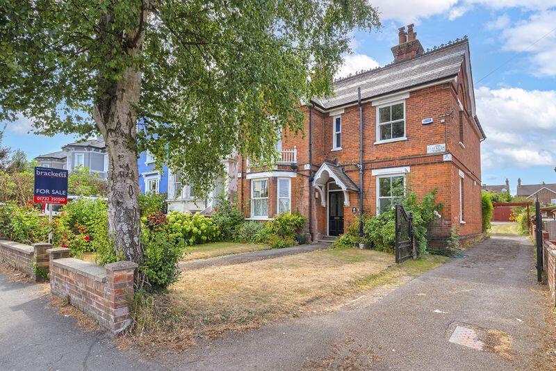 Main image of property: Pembury Road, Tonbridge, TN9 2HX