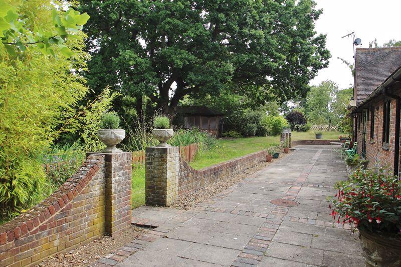 3 bedroom detached house for rent in Postern Lane, Tonbridge, TN11