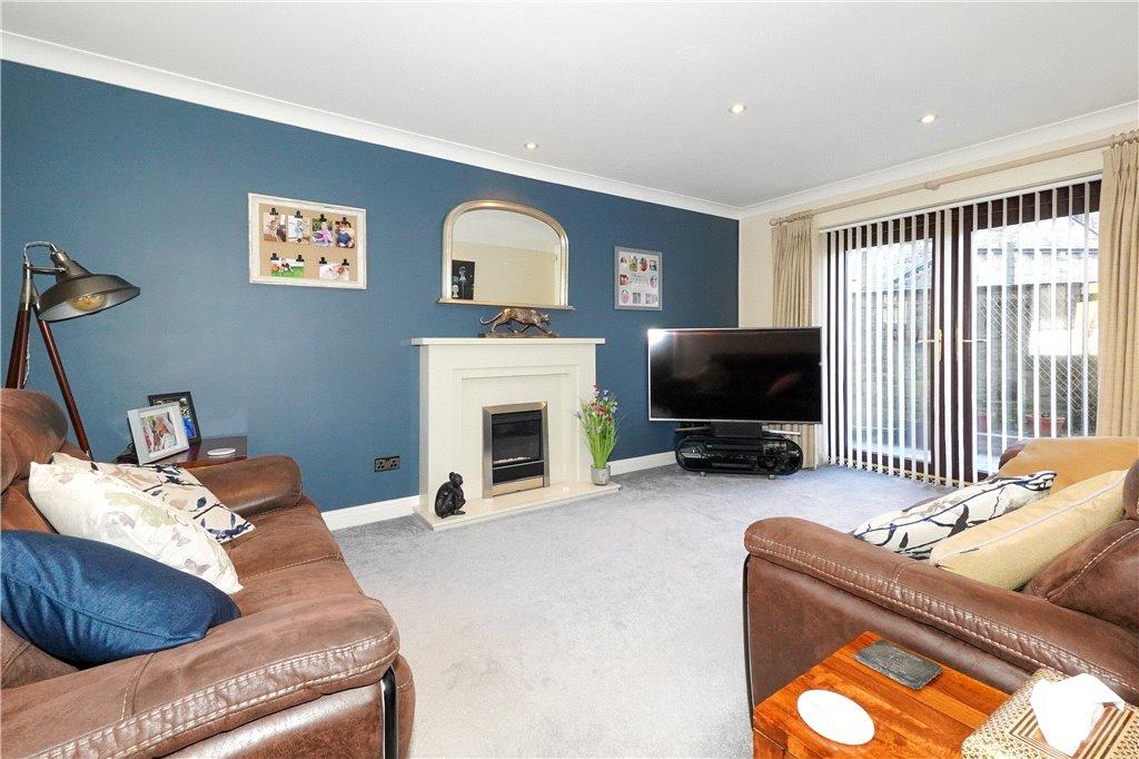 3 bedroom semidetached house for sale in Carleton Avenue, Skipton