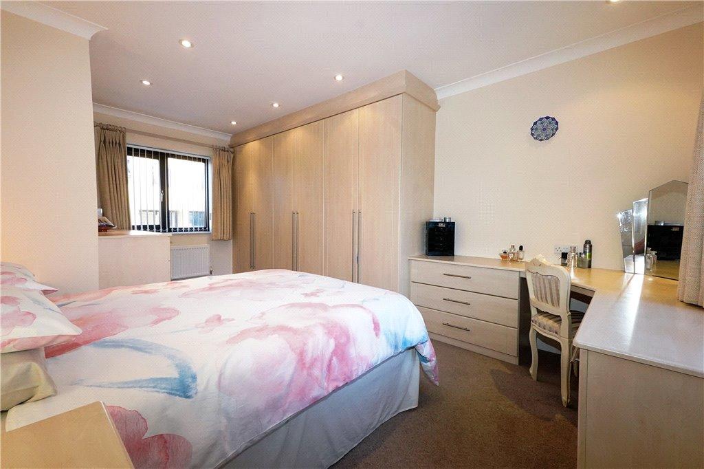 3 bedroom semidetached house for sale in Carleton Avenue, Skipton