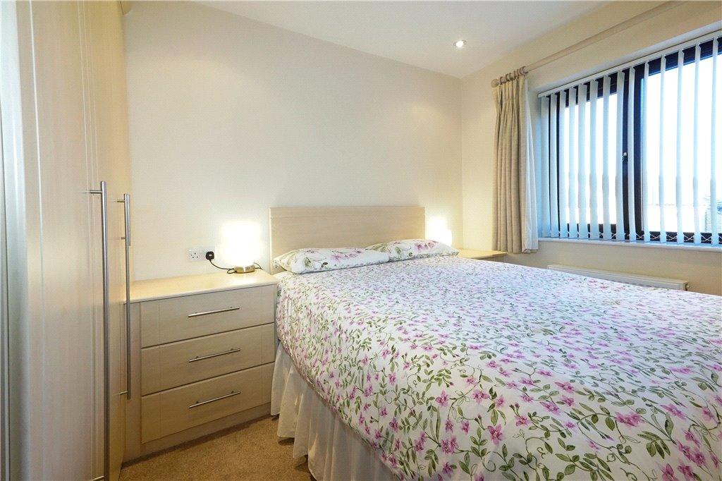 3 bedroom semidetached house for sale in Carleton Avenue, Skipton