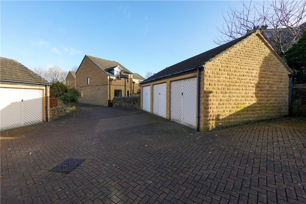 3 bedroom semidetached house for sale in Carleton Avenue, Skipton