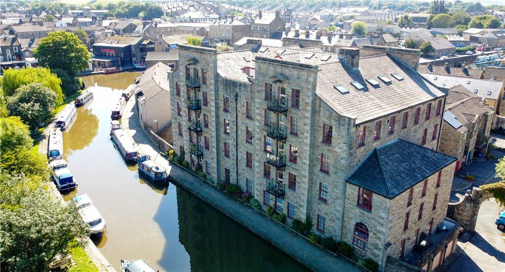 2 bedroom apartment for sale in Belmont Wharf, Skipton, North Yorkshire