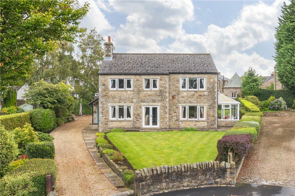 4 bedroom detached house for sale in Lister Croft, Thornton in Craven