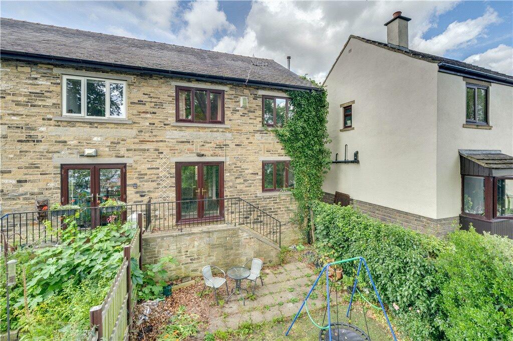 3 bedroom end of terrace house for sale in Cliffe Lane South, Baildon