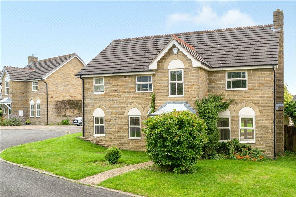 4 bedroom detached house for sale in Highmoor Walk, West Lane, Baildon