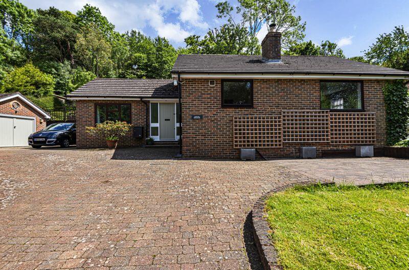 3 bedroom detached house for sale in Fairglen Road, Wadhurst, TN5