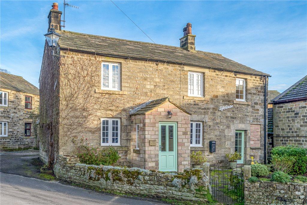 3 bedroom detached house for sale in Lofthouse, Harrogate, North