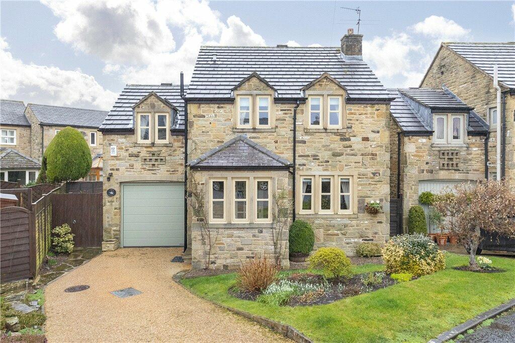 3 bedroom detached house for sale in Sawyers Garth, Addingham, Ilkley ...