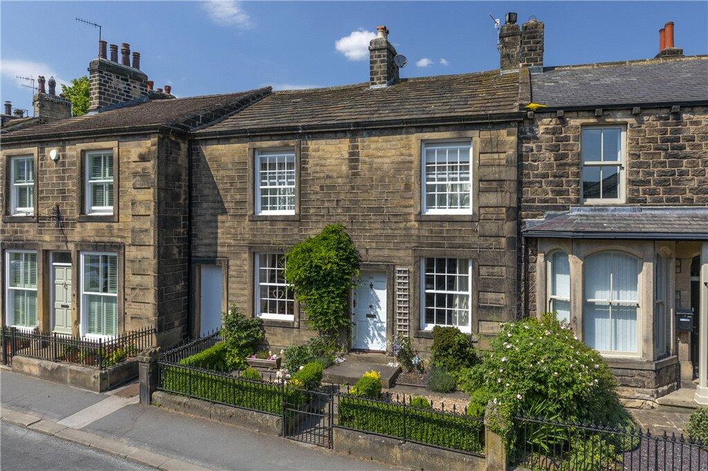 3 bedroom terraced house for sale in Main Street, Addingham, Ilkley