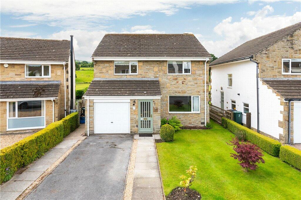 4 bedroom detached house for sale in Abbey Close, Addingham, Ilkley