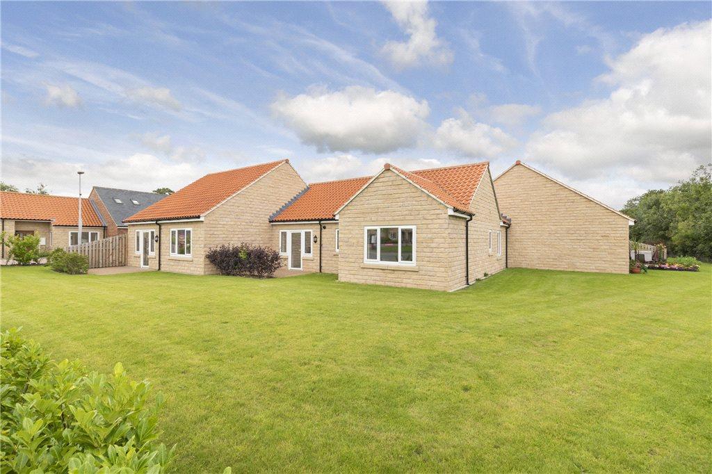 2 bedroom bungalow for sale in Mickle Hill, Pickering, North Yorkshire