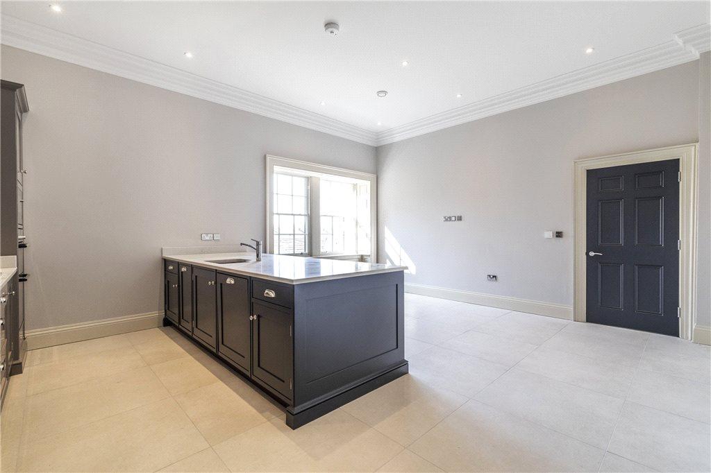 2 bedroom apartment for sale in Burley Court, Burley in Wharfedale, Ilkley, LS29
