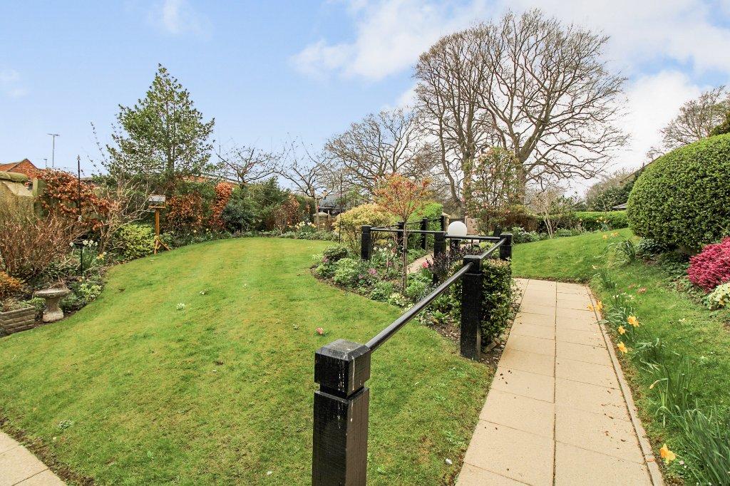 1 bedroom apartment for sale in Vale Court, Knaresborough, North