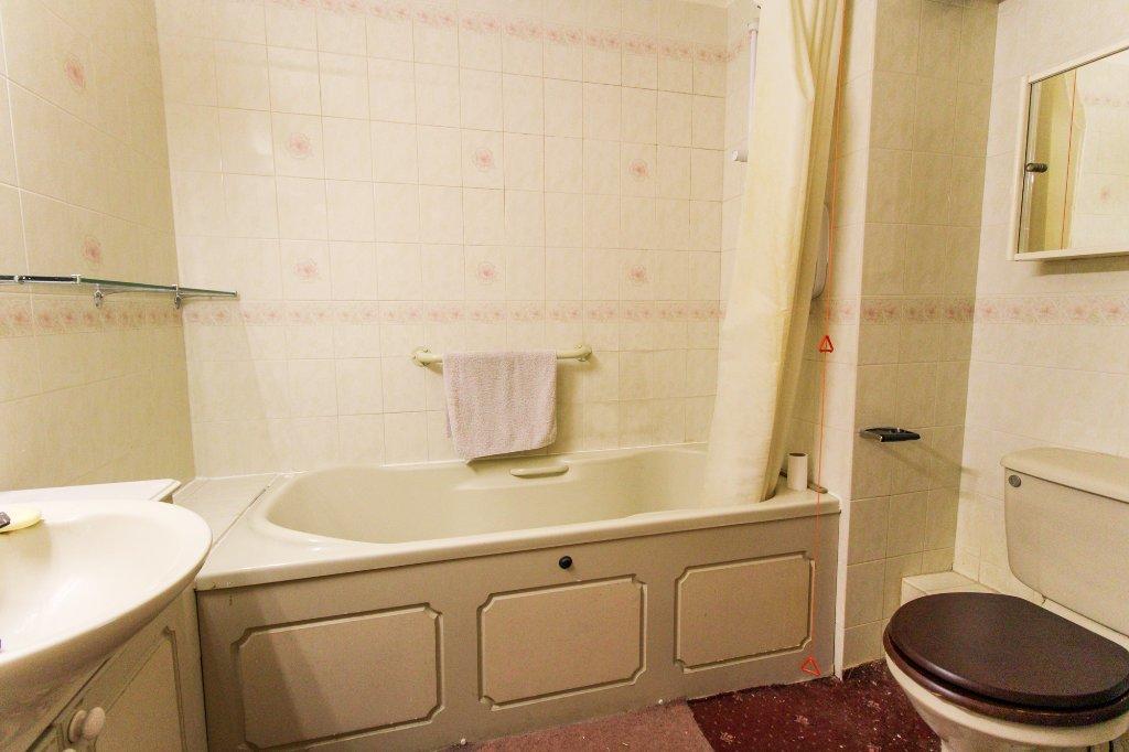 1 bedroom apartment for sale in Vale Court, Knaresborough, North