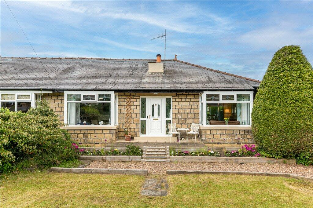 3 bedroom bungalow for sale in Bradford Road, Cottingley Bridge