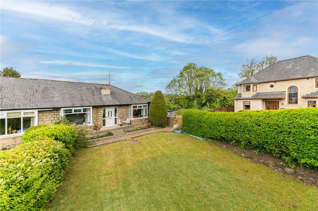 3 bedroom bungalow for sale in Bradford Road, Cottingley Bridge