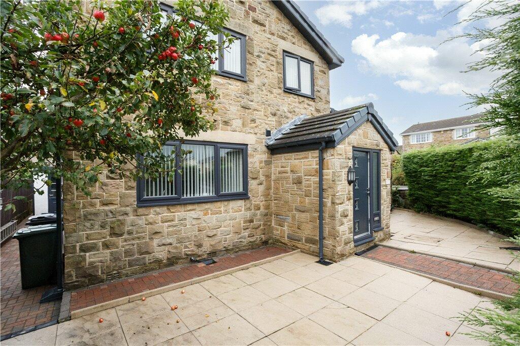 4 bedroom detached house for sale in Landsmoor Grove, Bingley, West Yorkshire, BD16