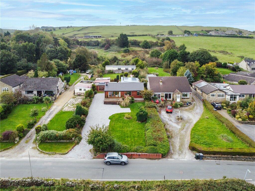 3 bedroom bungalow for sale in Lee Lane, Bingley, West Yorkshire, BD16