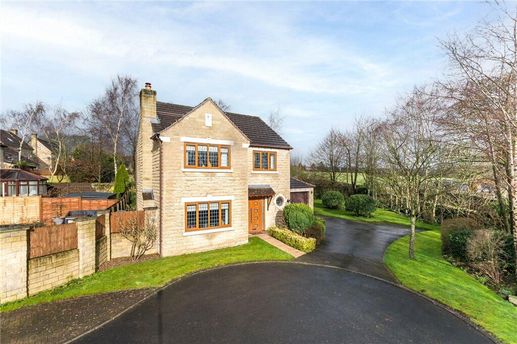 4 bedroom detached house for sale in Nightingale Walk, Bingley, West