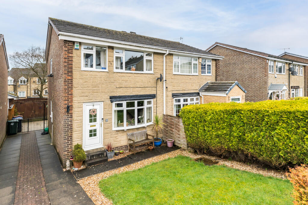 3 bedroom semidetached house for sale in Stapper Green, Wilsden