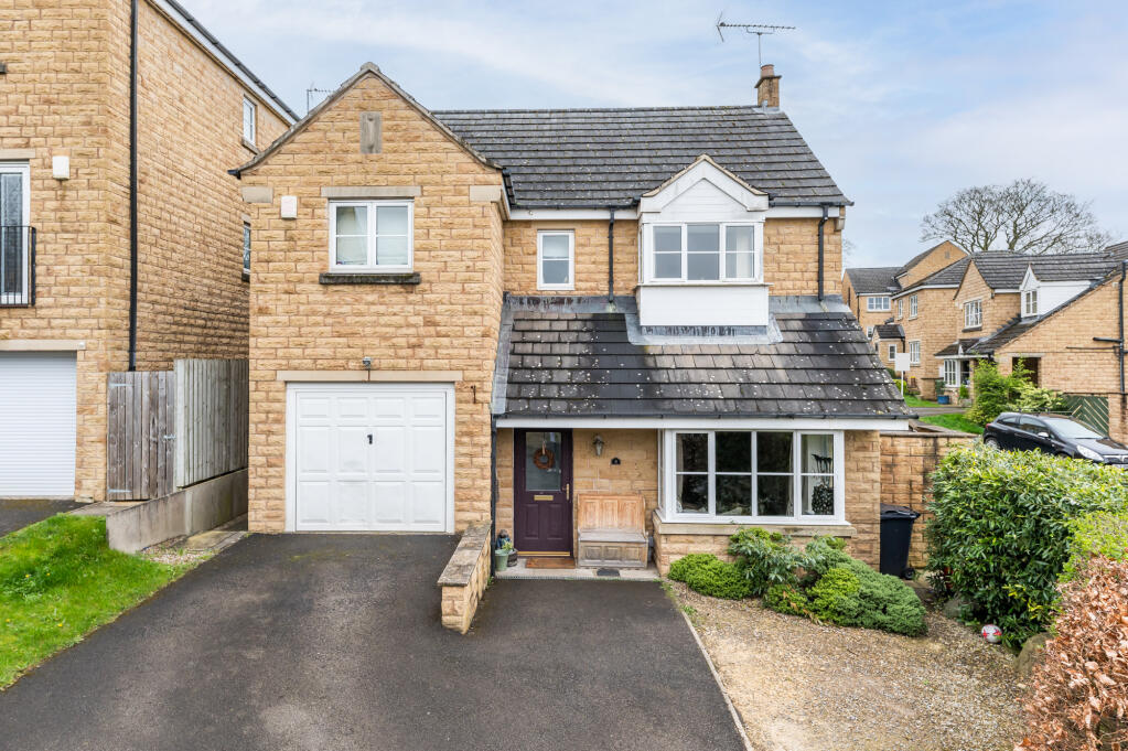 4 bedroom detached house for sale in Saxilby Road, East Morton, West