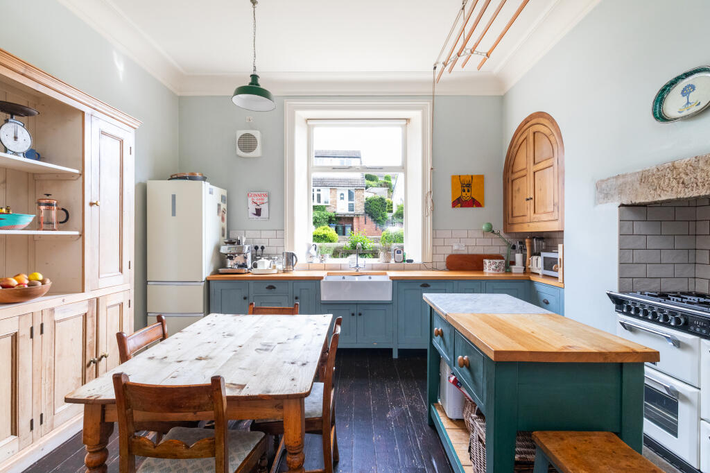 Additional property image - Hall Bank Drive, Bingley, West Yorkshire, BD16