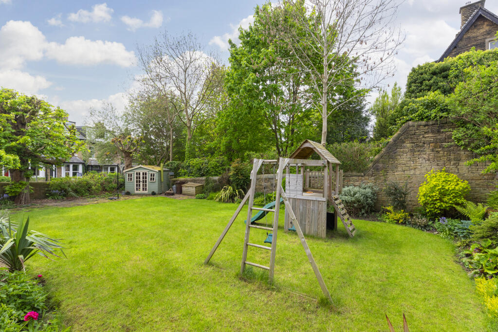 Additional property image - Hall Bank Drive, Bingley, West Yorkshire, BD16