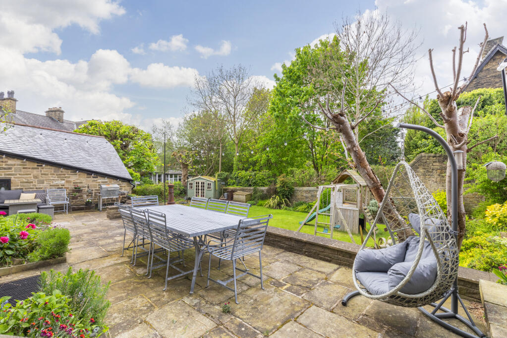 Additional property image - Hall Bank Drive, Bingley, West Yorkshire, BD16